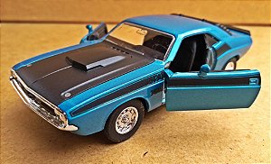 Dodge Challenger T/A 1970 - ESCALA 1/38 - 12 CM