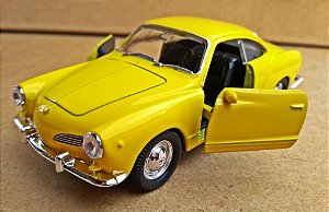 Volkswagen Karmann Ghia 1962 Amarelo - Escala 1/43 - 11 CM