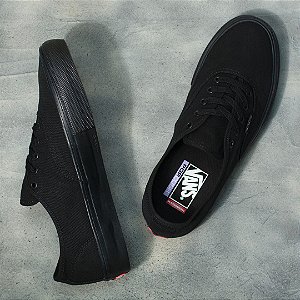 Tênis Vans Authentic Black/Black Skateboarding