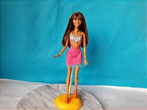 Barbie fashionista articulada Morena Nikki de franjas,  Mattel