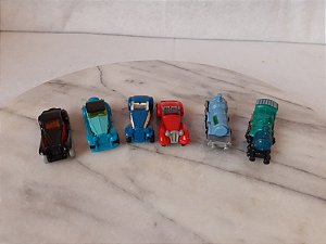 Miniatura de carro e locomotiva coleção Kinder ovo