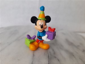 Miniatura de vinil Disney Mickey chapéu de festa,  segurando presente , , da Applause, 7 cm