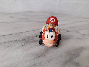 Mario kart Wii , Mario no carro de corrida com tração. 4,5 cm de comprimento