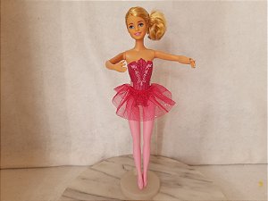 Boneca Barbie bailarina loura rabinho lateral