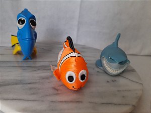 Peixes personagens do desenho Procurando Nemo Disney ; Nemo , Dory e Bruce
