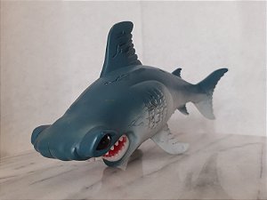 Tubarão martelo de plástico sem marca 22cm.comprimento