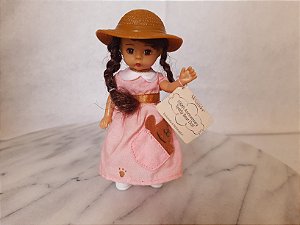 Boneca com ursinho Teddy , marca Madame Alexander coleção McDonald's 24 cm