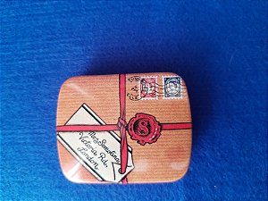 Vintage Dodo designs Lata colecionável decorada como um presente postal com selos da rainha  6x5c1 cm