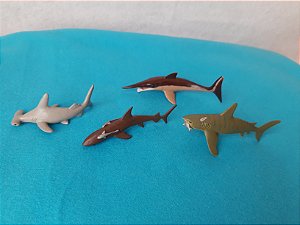 Miniatura Safari de tubarão, lote de 4 variados de 7 a 9 cm, usada