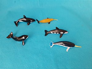 Miniatura de vinil  5 baleias variadas, marca Safari e SeaWorld, entre 6,5 e 8 cm de comprimento, usadas