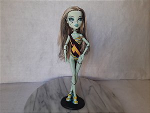 2 bonecas monster high originais - Desapegos de Roupas quase novas ou nunca  usadas para bebês, crianças e mamães. 864696