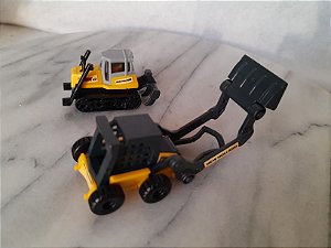 Miniatura de plástico , 2 veículos de construção New Holland , coleção Kinder surprise 5 cm