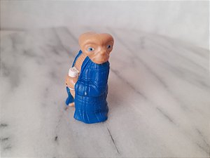 Vintage miniatura de vinil estática do ET de roupa de banho azul segurando  caneca de cerveja  Universal Studios 1982 - 5 cm