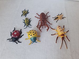 Miniatura de plástico lote 7 insetos incluindo joaninha amarela 5cm e besouro marrom 9cm