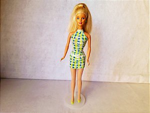 Barbie loura  de 1998 Pretty in Plaid, Mattel