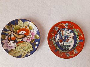 Pratos decorativos porcelana chinesa motivo floral 10 cm diâmetro