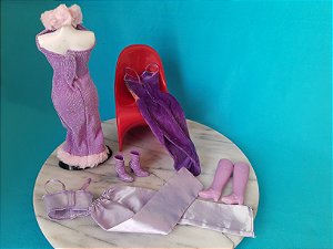 Acessórios para Barbie, vestido lilás longo com brilho, vestido midi parte roxa aveludada , conjunto calças e top acetinado, botas.de cano curto e de cano.longo lilás