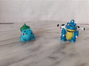 Pokémon de vinil Blastoise  e Bulbasaur  , Nintendo 1999.   5 cm e 4 cm