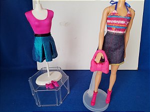 Vestidos, sandálias, botas cano curto e bolsa Barbie Fashion Rosa pink
