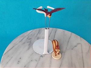 Miniatura Disney de vinil estática de passarinho (4 cm comprimento ; 5,5 cm de envergadura) e esquilo  (4,5 cm)  da Sofia, a primeira