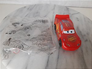 Carro.de plástico Relâmpago McQueen do Carros Disney coleção McDonald's 10 cm