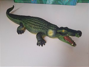 Dinossauro Deinosuchus de vinil.colecao Salvat 26 cm comprimento, usado