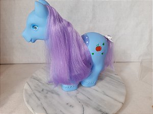 Pônei Wonder Land Gi- Go Toys, azul, crina lilás 22 cm