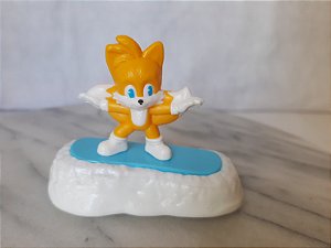 Boneco Tails na base com rodas do Sonic Sega, coleção McDonald's, usado