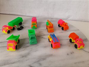 Miniatura caminhões de construção de plástico neon, lote de 8, usados
