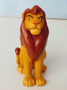 Miniatura Disney estática do  Rei Leão sentado. 7 cm, usada