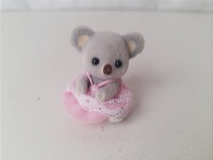 Sylvanian families, bebê coala de roupa rosa usada