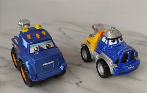 Miniatura de metal carro guincho da Maisto 2011 e  Tinka da Hasbro col. Chuck e amigos