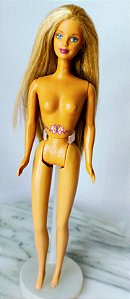 Sucata Barbie butterfly art 1998, face Bob Mackie, cabelo frisado, tatuada