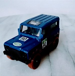 Miniatura metal Hot wheels 2019 Land Rover Defender 90 azul com lama usado