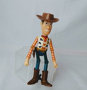 Boneco articulado Woody Toy Story, botão nas costas mexe braços, Thinkway, 16 cm