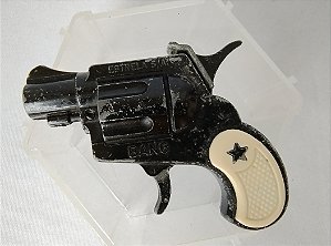 Anos 80, Revolver de espoleta Bang da Estrela, de metal com parte plástica, usada