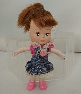 Mini doll Vivinha cabelos castanhos escuro, roupa e sapatos customizados,da Estrela anos 70,  9 cm