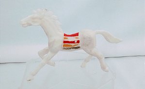 Cavalo de plástico branco Forte Apache Gulliver anos 70, perna colada