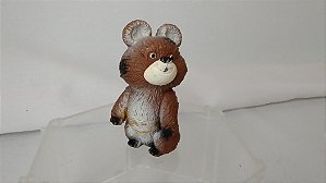 Miniatura de vinil ursinho Misha, mascote Olimpíadas da Russia 1980,  era apontador de lapis da Staedler, Alemanha, 6 cm