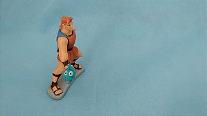 Anos 90, Miniatura Disney Hercules com base  segurando um peixe 7,5 cm