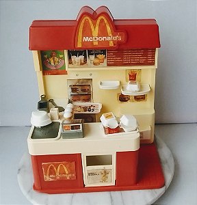 Lanchonete McDonald's Estrela anos 80 com alguns detalhes