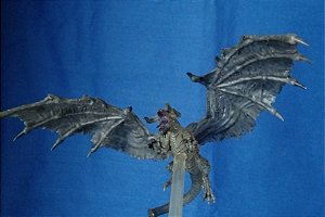 Miniatura D&D Dungeons and Dragons , Black Shadow Dragon #30, linha Icons of Realm, Wizkids/Neca, usado, 12 cm comprimento 15 cm envergadura 5 cm altura + 8 cm suporte