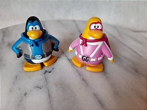 Club penguin clube pinguim Disney, casal de pinguin com capa usado 5,5cm de altura Jakks