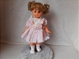 Boneca Molly da Estrela anos 80, vestido original com adição de renda inglesa para complementar partes danificadas , usada 50cm