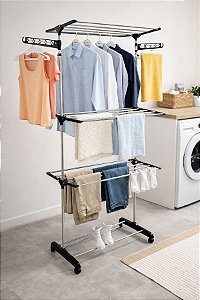 Varal De Chão 3 Andares Grande de Roupas Dobrável Regulável Retrátil com Rodinhas e Ganchos Compacto