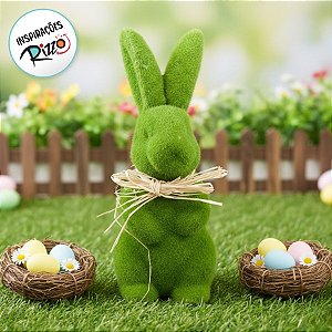 Coelho Decorativo de Grama em Pé com Laço de Palha - 21cm - 1 unidade - Rizzo