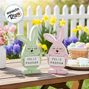 Casal de Coelhos de Óculos em Madeira Verde e Rosa - 15cm x 7cm - 2 unidades - Linha Churros - Cromus Páscoa - Rizzo Embalagens