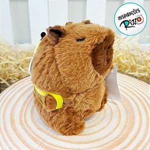 Chaveiro de Pelúcia - Capivara com Mochila de Abelha - 13cm - 1 unidade - Rizzo