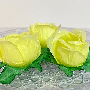 Forminha para Doces Finos - Rainha Cor Amarelo Claro - 30 unidades - Decora Doces - Rizzo