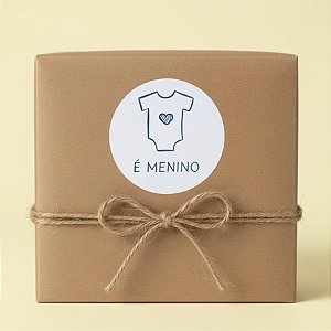 Adesivo "É Menino" - Ref.2304 - Hot Stamping - 4x4cm - 25 unidades - Stickr - Rizzo
